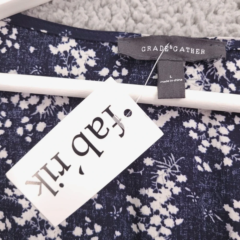 GRADE & GATHER Top Size LARGE Remmi Navy Blue Floral Smocked fab'rik NEW - Picture 5 of 16